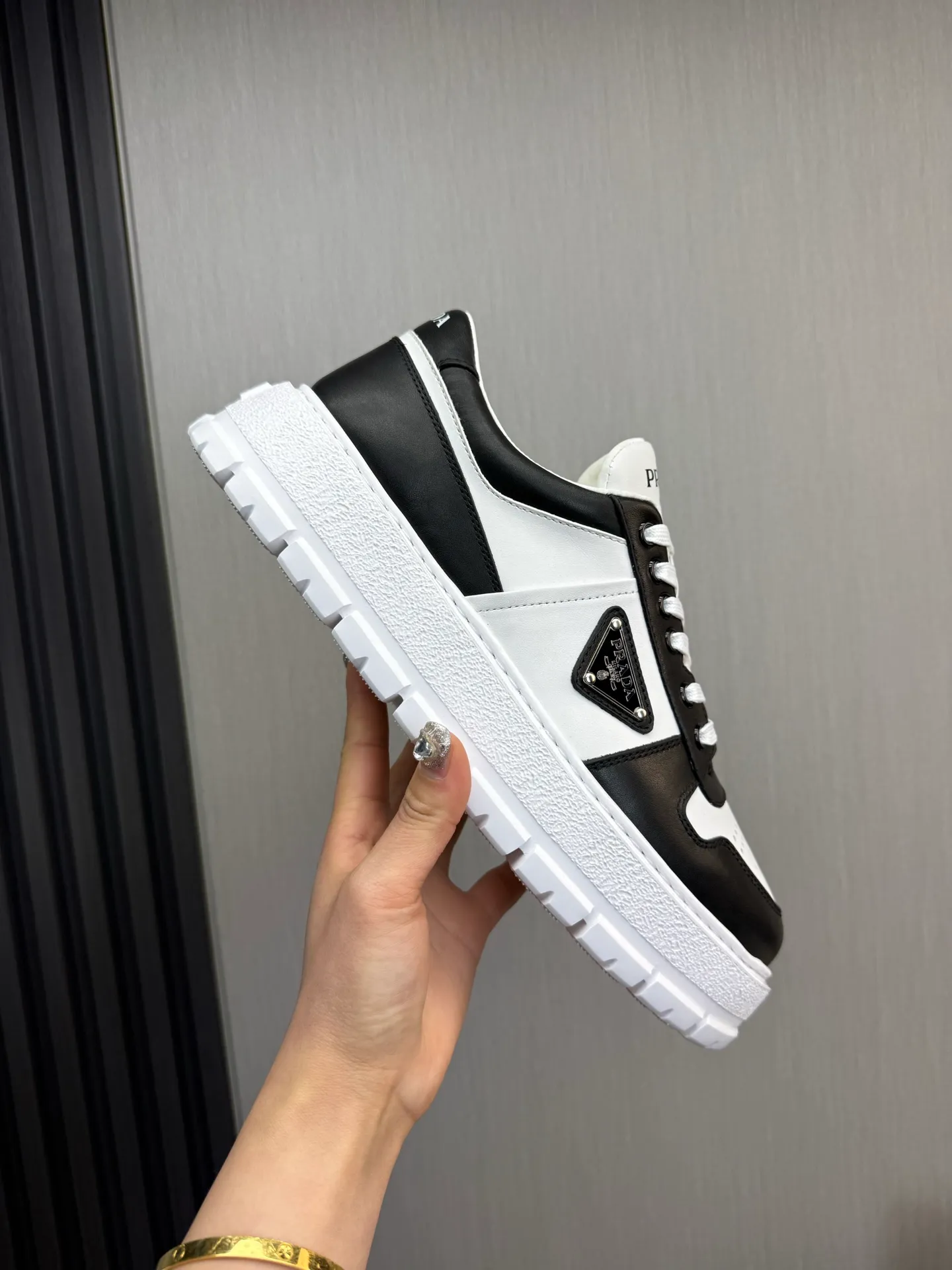 Men's shoes 💰620💰 [PRADA] Autumn and winter hot men's shoes are shipped 👏Official website synchronized ⬆️Original fly-woven cowhide fabric + cowhide lining, 1⃣️:1⃣️reproduction, original sole, 38-45 (45. Customized, non-refundable)